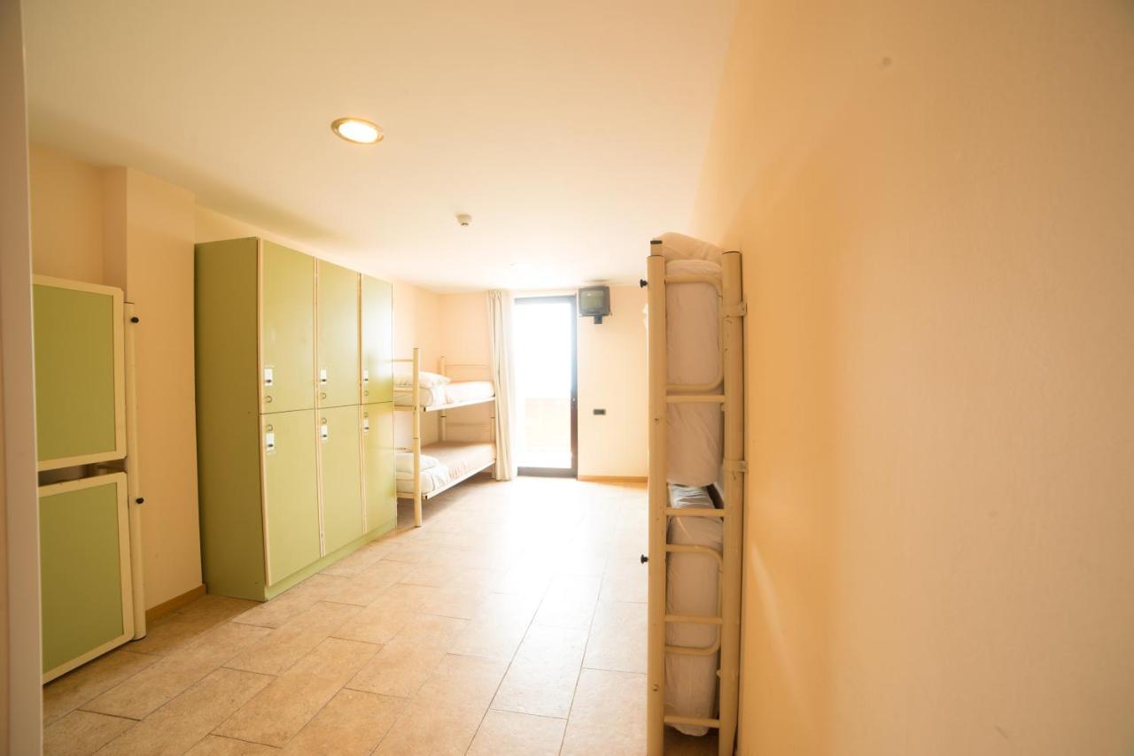 Abrigall Hostel Ла-Маселла Экстерьер фото